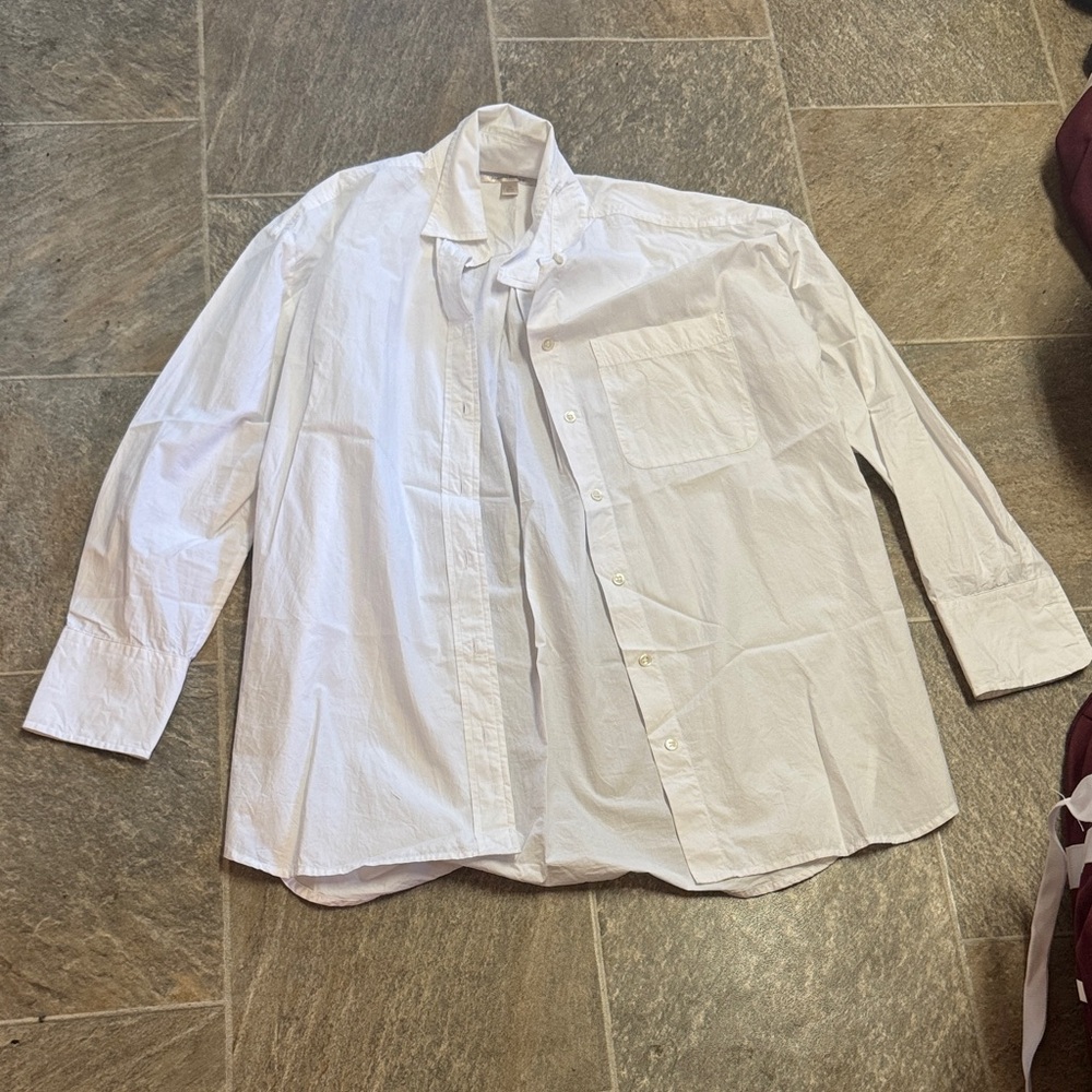 Banana Republic White Button-Up Shirt